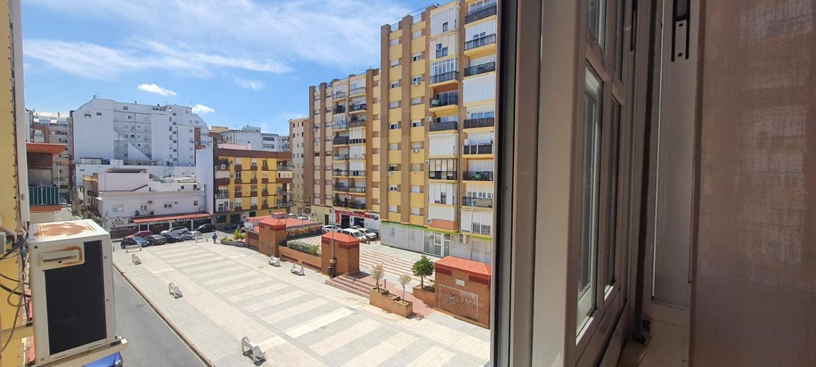Rooms Tourist Apartment Уэльва Экстерьер фото