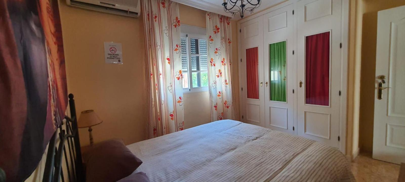 Rooms Tourist Apartment Уэльва Экстерьер фото