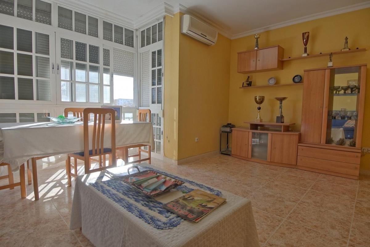 Rooms Tourist Apartment Уэльва Экстерьер фото